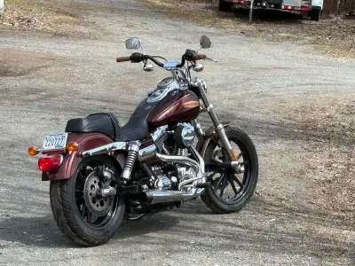 Nice fxdc New tires exhaust crash bar Bars and riser and la pera seat Has all the fixings Power visi...
