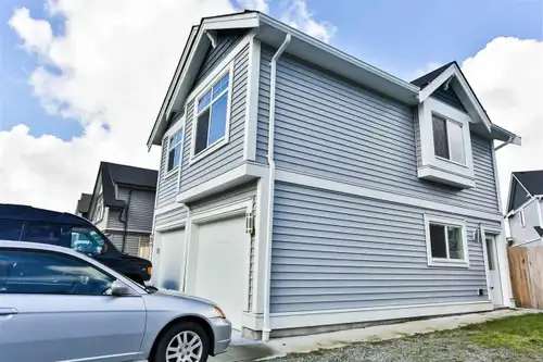 For rent: 1 bedroom/1 bathroom coach house with walk-in closet and storage unit in a very quiet, saf...