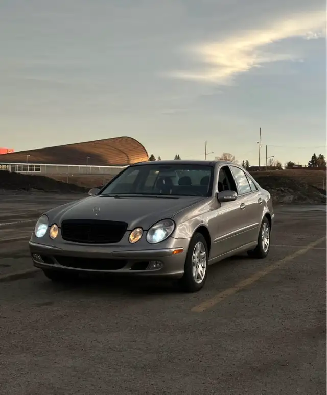 mercedes e class E320 4 matic  in Cars & Trucks in Mississauga / Peel Region - Image 11