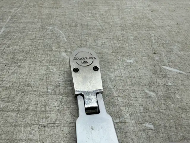 Torque Wrench Snap-On 3/8 Drive Flex Head 20-100 ft-lb TQFR100B in Hand Tools in Drummondville - Image 3