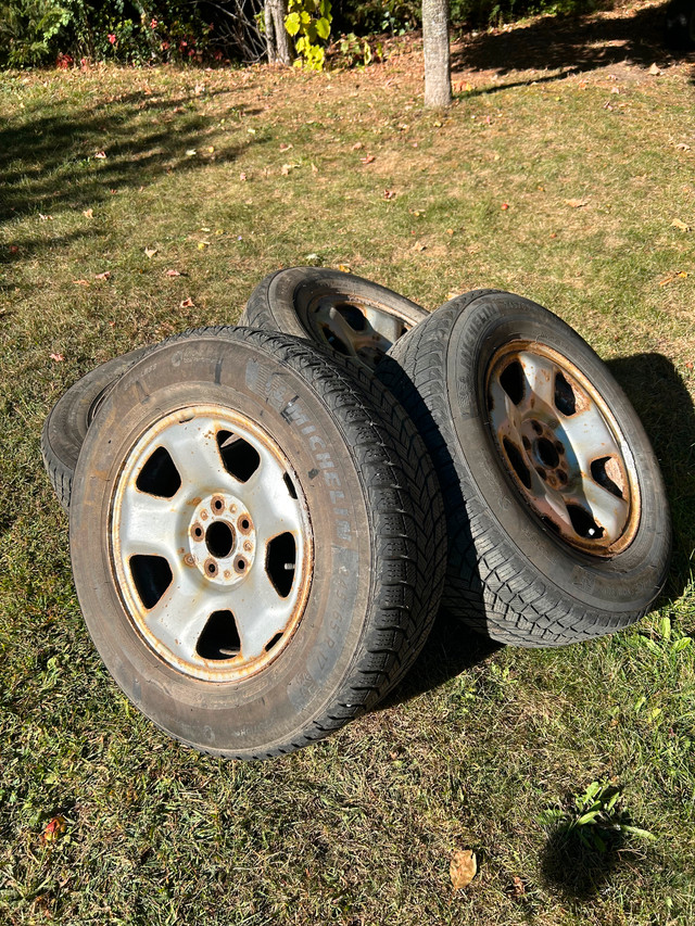 Michelin X-Ice winter tires on steel rims in Tires & Rims in Ottawa