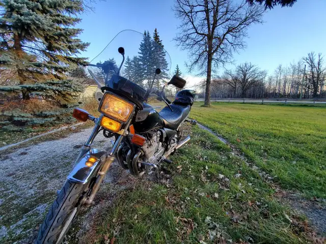 1982 Yamaha XJ750 Maxim in Street, Cruisers & Choppers in Winnipeg - Image 3
