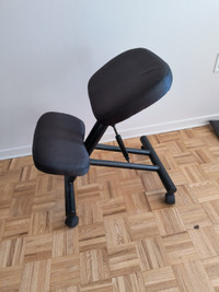 Chaise à genoux ergonomique à vendre/Kneeling chair for sale