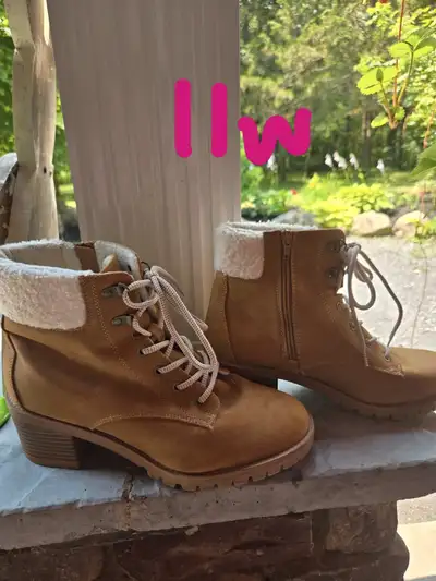 Cute 11w Torrid quality suede boots with side zippers, View more