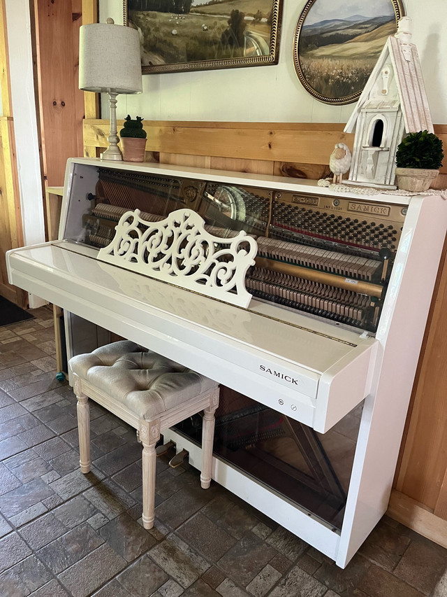free piano in Free Stuff in Chatham-Kent - Image 2