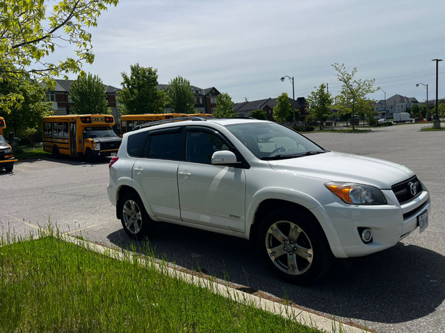 Toyota 2009 RAV4 Sport in Cars & Trucks in Markham / York Region - Image 2