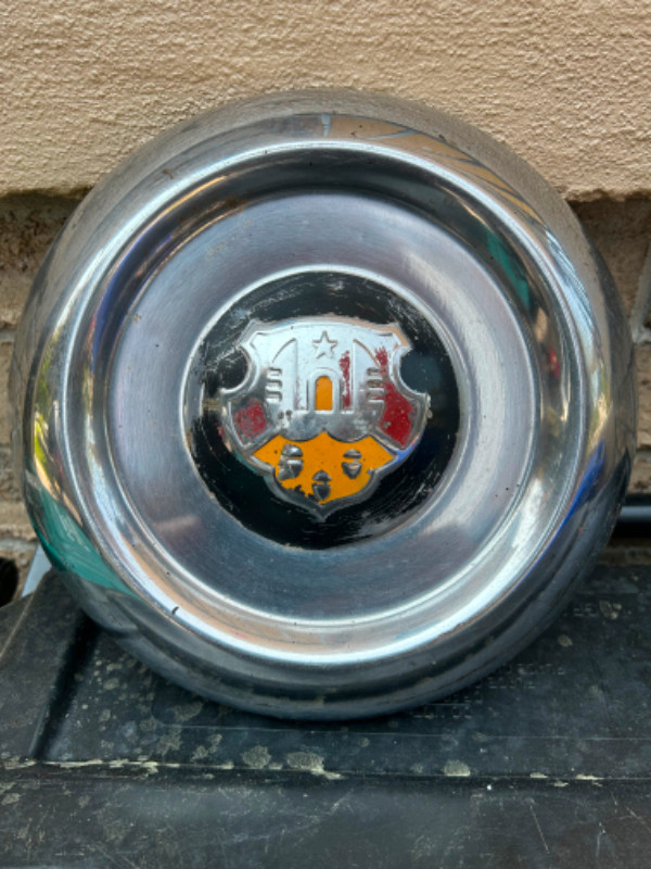 1950 Oldsmobile 88 hubcaps in Vehicle Parts, Tires & Accessories in Markham / York Region - Image 2