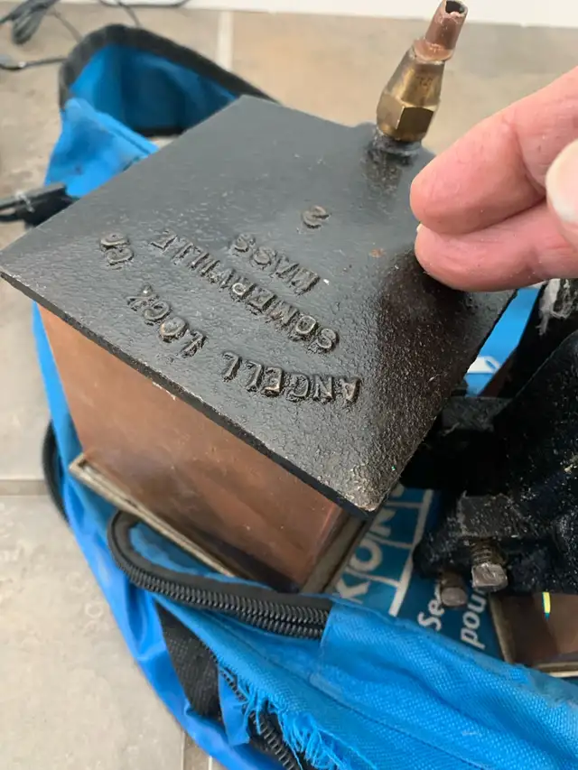  Antique elevator Oilers64141846164994121