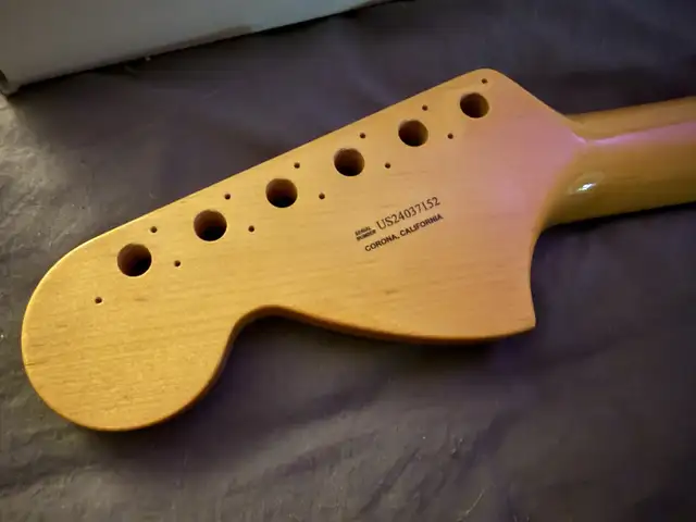 American Vintage II 1973 Stratocaster Neck in Guitars in City of Toronto - Image 4