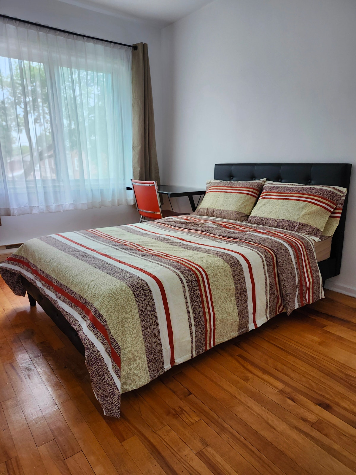 BEDROOM FOR RENT — photo 1