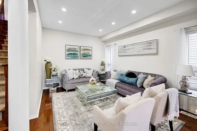 Bright and Stylish Detached Home with 5 Bedrooms in Oshawa!62863311308291123