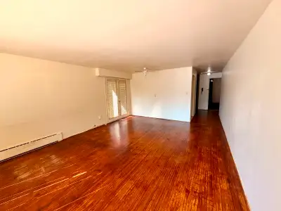 Spacious 2F Unit in a Quiet 3-Storey Building!!! 2F - 8667 Cartier Street, Vancouver Hardwood floor,...