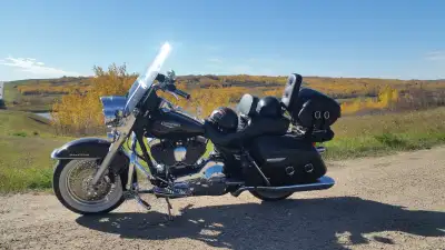 This bike has 78,500 km on fresh engine - motor redone at 19,000 for a total of 97,500. All highway...