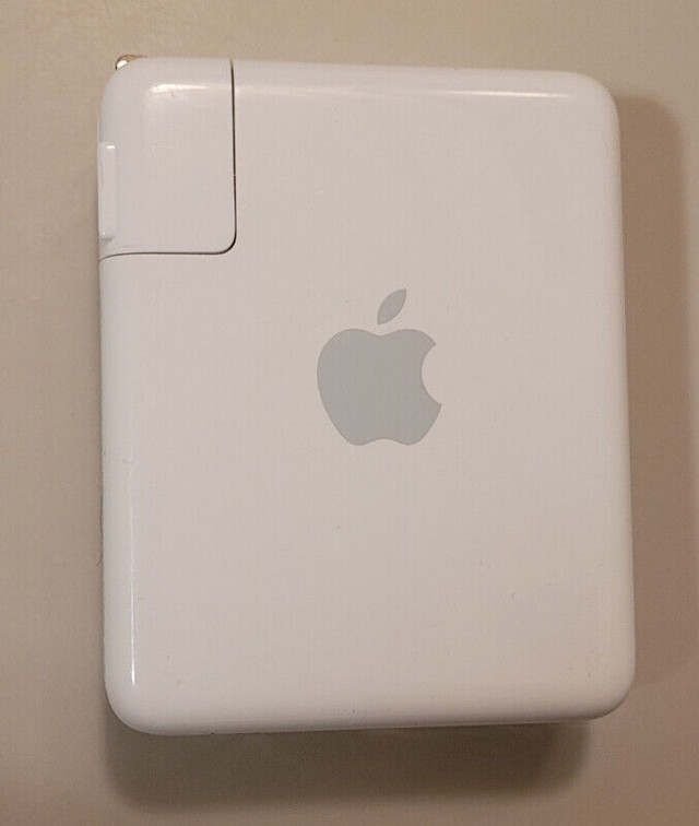 Apple A1084 Portable Wireless Airport Express Base Station in Other in Oshawa / Durham Region