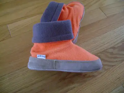 Pantoufles Polar Feet grandeur 11-12.Slippers bootie style, View more