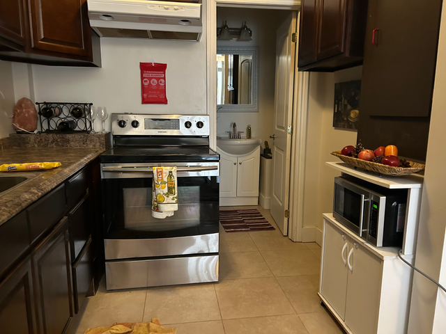SEPTEMBER 1ST: Furnished uptown Junior one-bedroom, to call home in Long Term Rentals in Saint John - Image 6