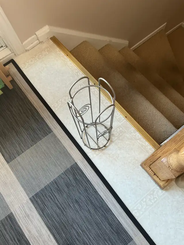 Toilet Paper Holder in Other in Ottawa - Image 4