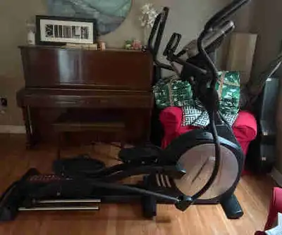 This is a slightly used 2013 elliptical bike in good condition. One of the plastic covers is damaged...
