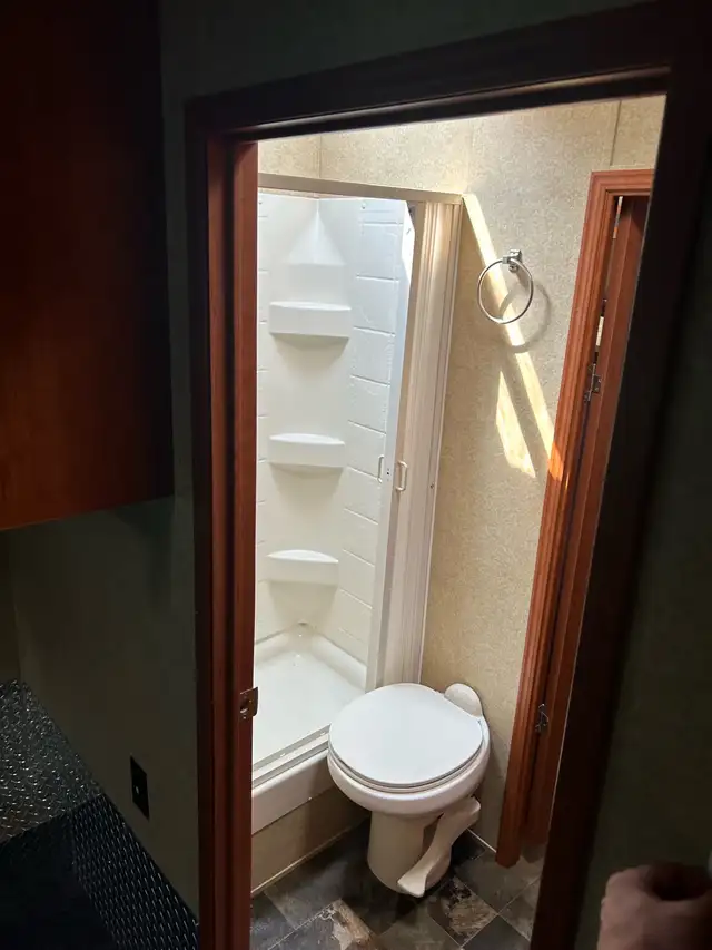 2012 XLR toy hauler 27hfs in Travel Trailers & Campers in Regina - Image 6