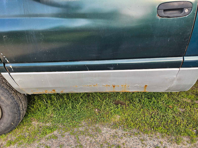 2001 Dodge Ram 3500 4x4 Cummins in Cars & Trucks in Sudbury - Image 3