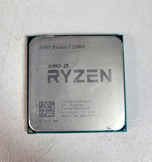 CPU AMD Ryzen 3 3200G - Socket AM4 - Radeon Vega 8 graphics dans Composants de système  à Lévis