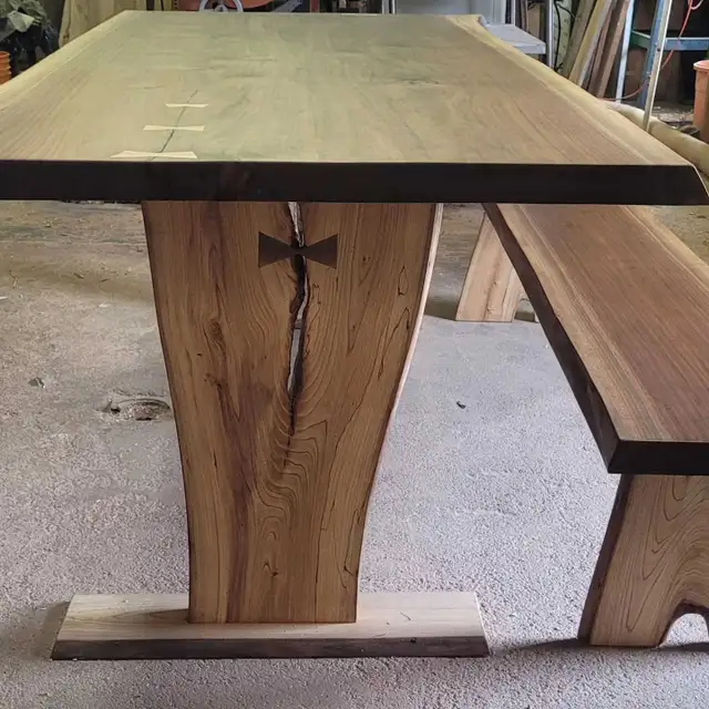 Liveedge Walnut Dining table in Dining Tables & Sets in Muskoka - Image 5