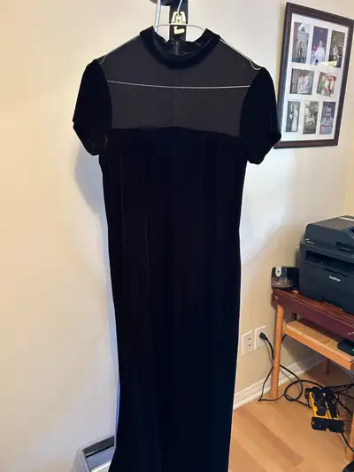Robe longue de soirée en velours noir– petite (4 ans), View more