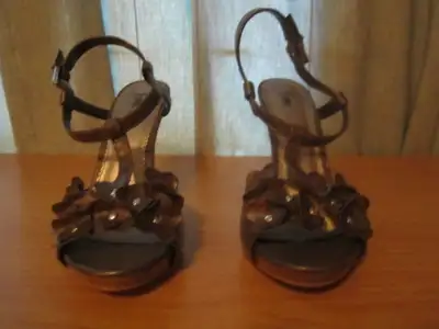 Women's Sandals with Fancy Flowers Design, View more