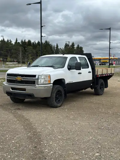 2014 Chevrolet Silverado 2500 HD Crew Cab 4x4 Active Status 6.0L Vortec Gas Engine Runs and Drives g...