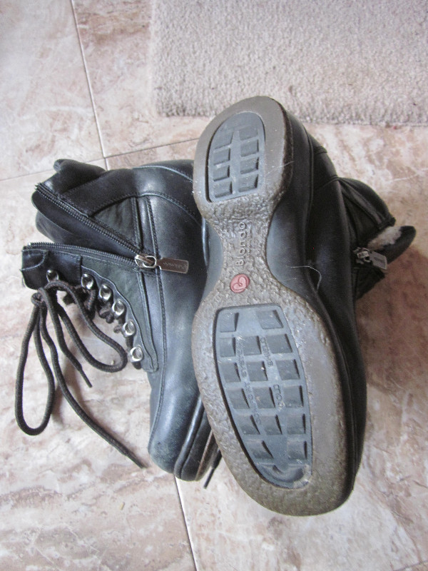 Bottions pour femme dans Femmes - Chaussures  à Sherbrooke - Image 2