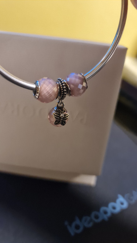 AUTHENTIC PANDORA Bangle Bracelet BRAND NEW with 3 Pink Charms in Jewellery & Watches in Mississauga / Peel Region - Image 4
