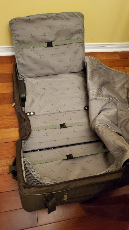 Wheeled Garment Carrier /Luggage - 2 available. 65$ and 75$ in Other in Mississauga / Peel Region - Image 2