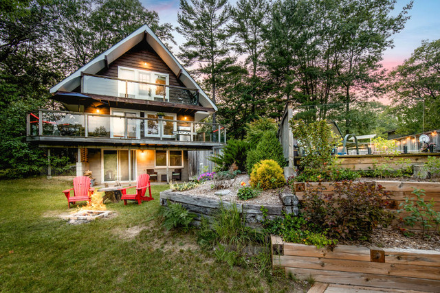 RIVERFRONT + POOL! Welcome to your dream retreat! in Houses for Sale in Barrie