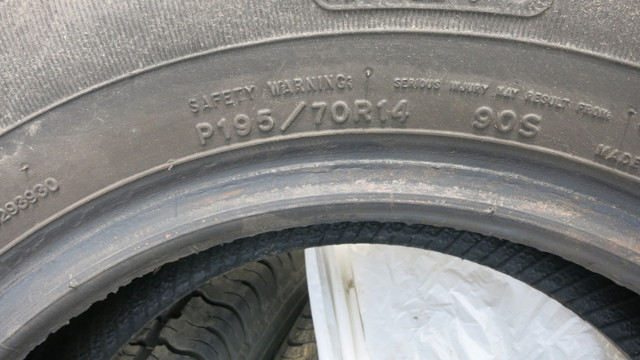 195 70 14 ALL SEASON TIRES GOODYEAR CONQUEST (2) 7-8/32 (2) 5-6 dans Pneus et jantes  à Laval/Rive Nord - Image 3