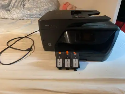 imprimante HP + 3 cartouches noir XL neuves, View more