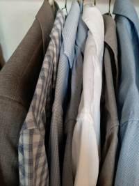 2 sport jackets & 6 dress shirts (men size small or extra small)