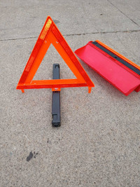 Highway Safety Triangles - Kit of 3 Triangles - New