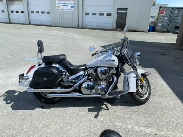 2008 Honda VTX 1300R Motorcycle in Street, Cruisers & Choppers in City of Halifax - Image 4