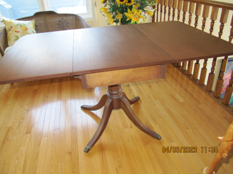 Vintage Duncan Phyfe dining table | Dining Tables & Sets | Calgary | Kijiji
