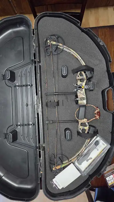 Bear Outbreak compound bow- right hand, View more