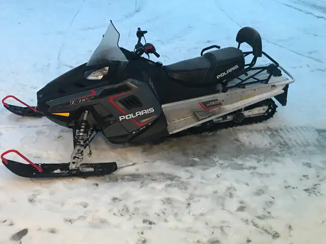 2022 Indy 550 snowmobile  in Snowmobiles in Fort St. John - Image 2