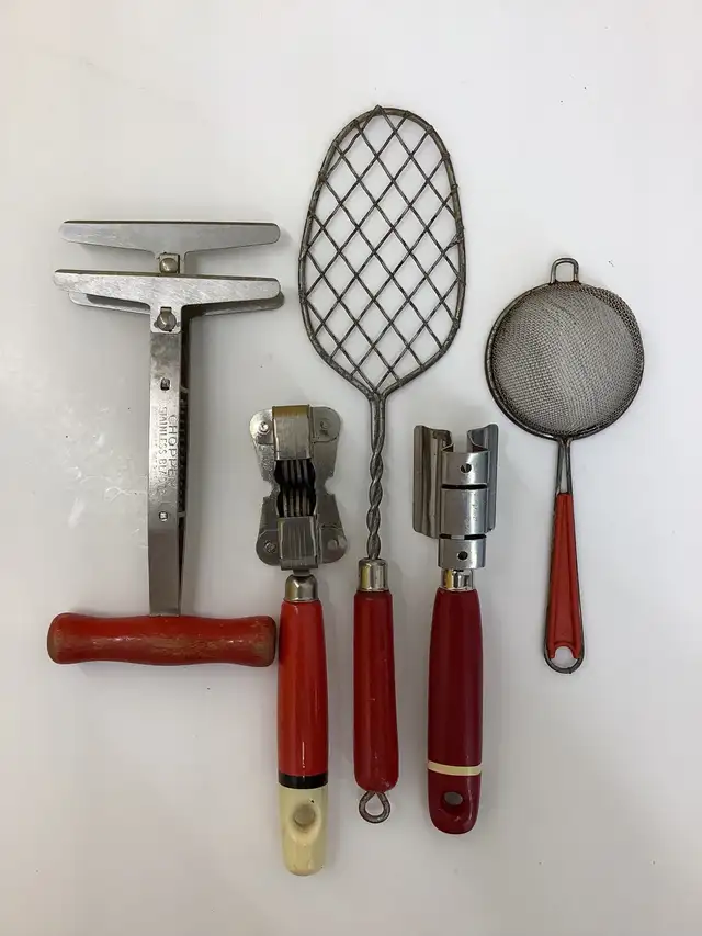 Knives, Forks, Egg Whisks,Spatulas etc. Kitchen Utensils ( 40 ) in Other in City of Toronto - Image 5