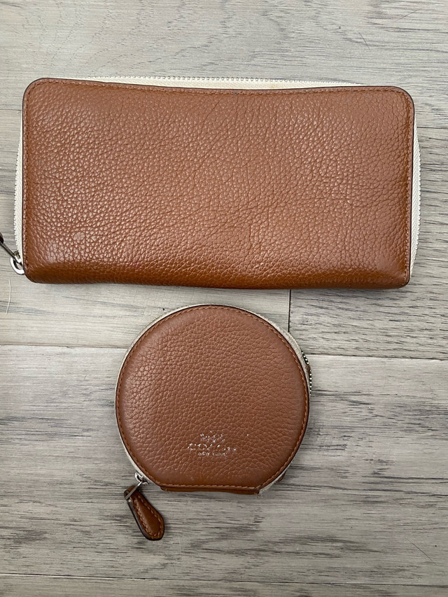 Coach wallet and coin purse  in Women's - Bags & Wallets in Hamilton - Image 2