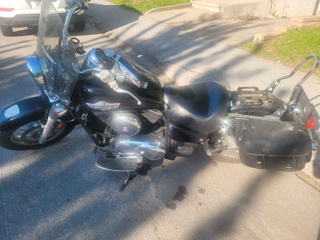 Kawasaki Vulcan 1500cc 2005 Noir 77000kmVendu tel quel sans gar dans Routières  à Ville de Montréal - Image 2