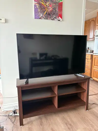 50inch Samsung 4K UHD Smart TV with Wooden Desk for Bundle Sale!, View more