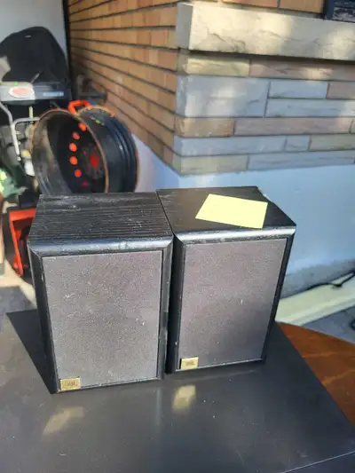 bookshelf speakers JBL, View more
