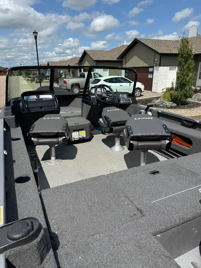 2020 Lund Adventure Sport 1775 in Powerboats & Motorboats in Prince Albert - Image 7