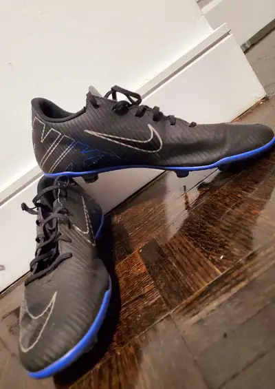 Nike Soccer Cleats Size 11, View more