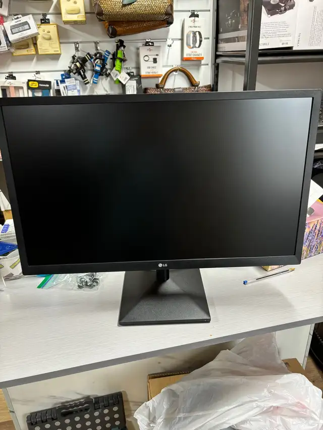 LG  24MK430H-B 24''  in Monitors in Cambridge - Image 10