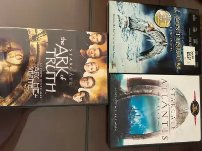 Stargate Movies and Lord of the Rings the Two towers special edition Asking $10
